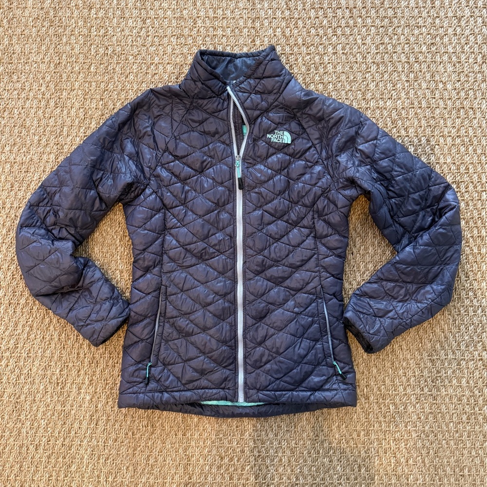 The North Face Thermoball Women’s Jacket Full Zip. Size Small.